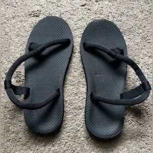 MONTBELL SOCK ON SANDALS - NEW -
& UNUSED - SIZE MEDIUM